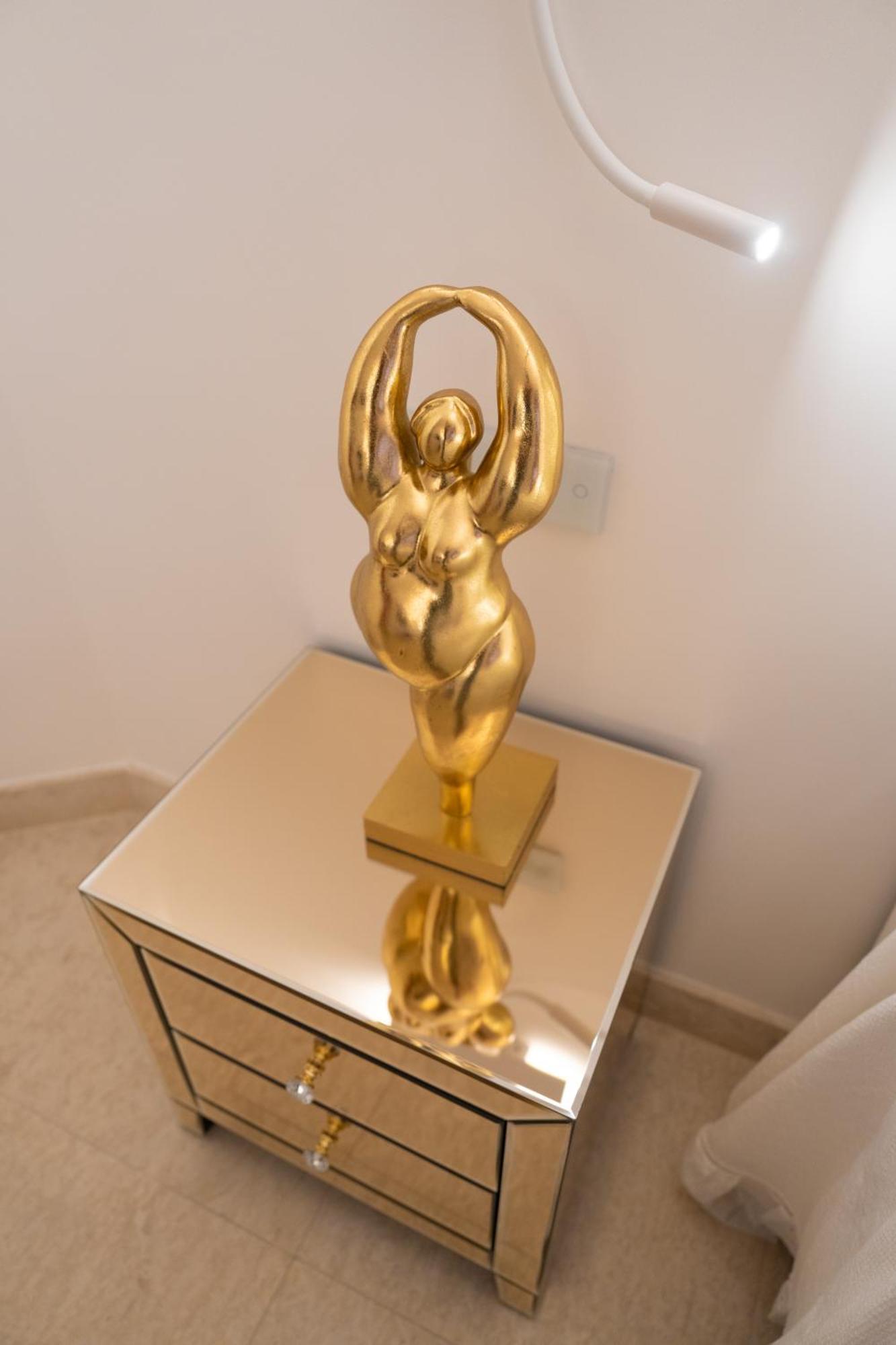 The White Knight Premium Boutique Hotel Għajnsielem Δωμάτιο φωτογραφία